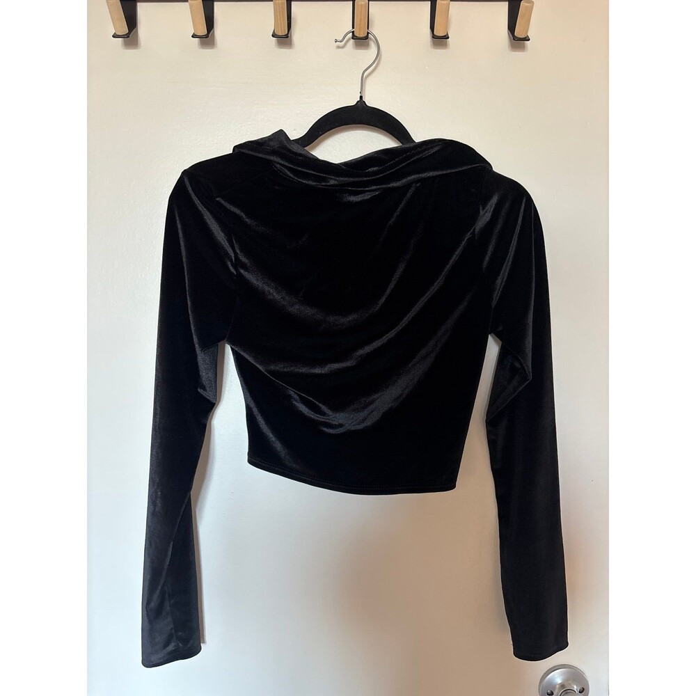 Dolls Kill Black Velvet Cropped Going Out Top Size M NWOT - Picture 2 of 2